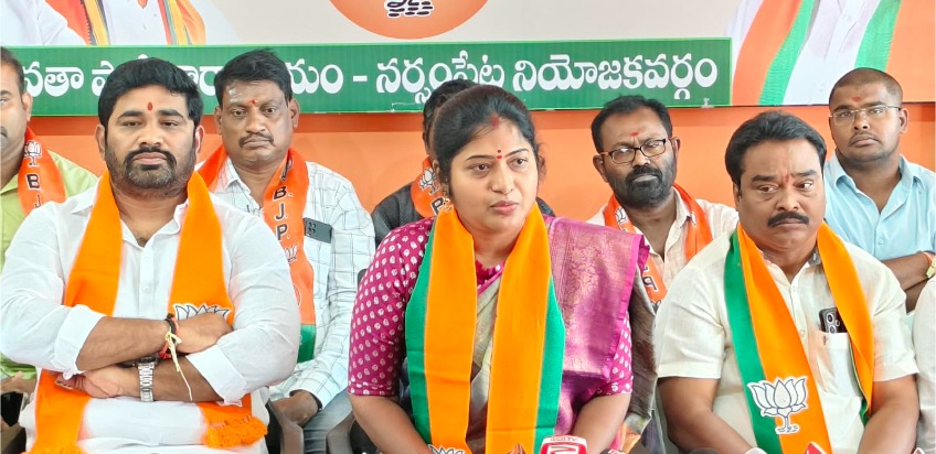 సెప్టెంబర్ 17 ముమ్మాటికీ తెలంగాణ విమోచన దినోత్సవమే -- రాణి రుద్రమ