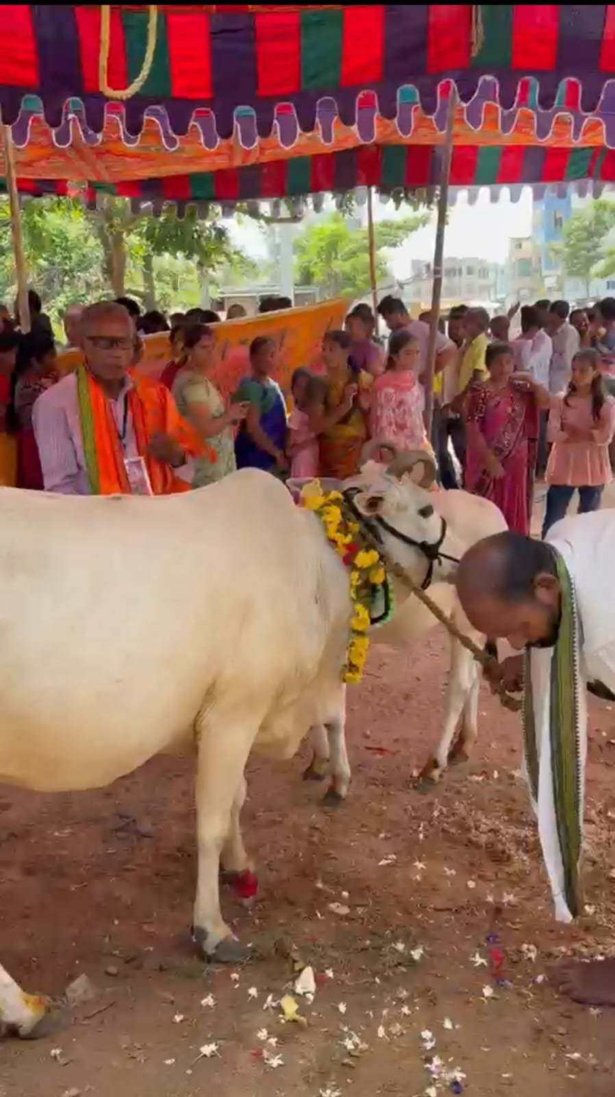 మంచిర్యాలలో భక్తి పారవశ్యంలో అంజనీ పుత్ర రియల్ ఎస్టేట్ - Additional Image
