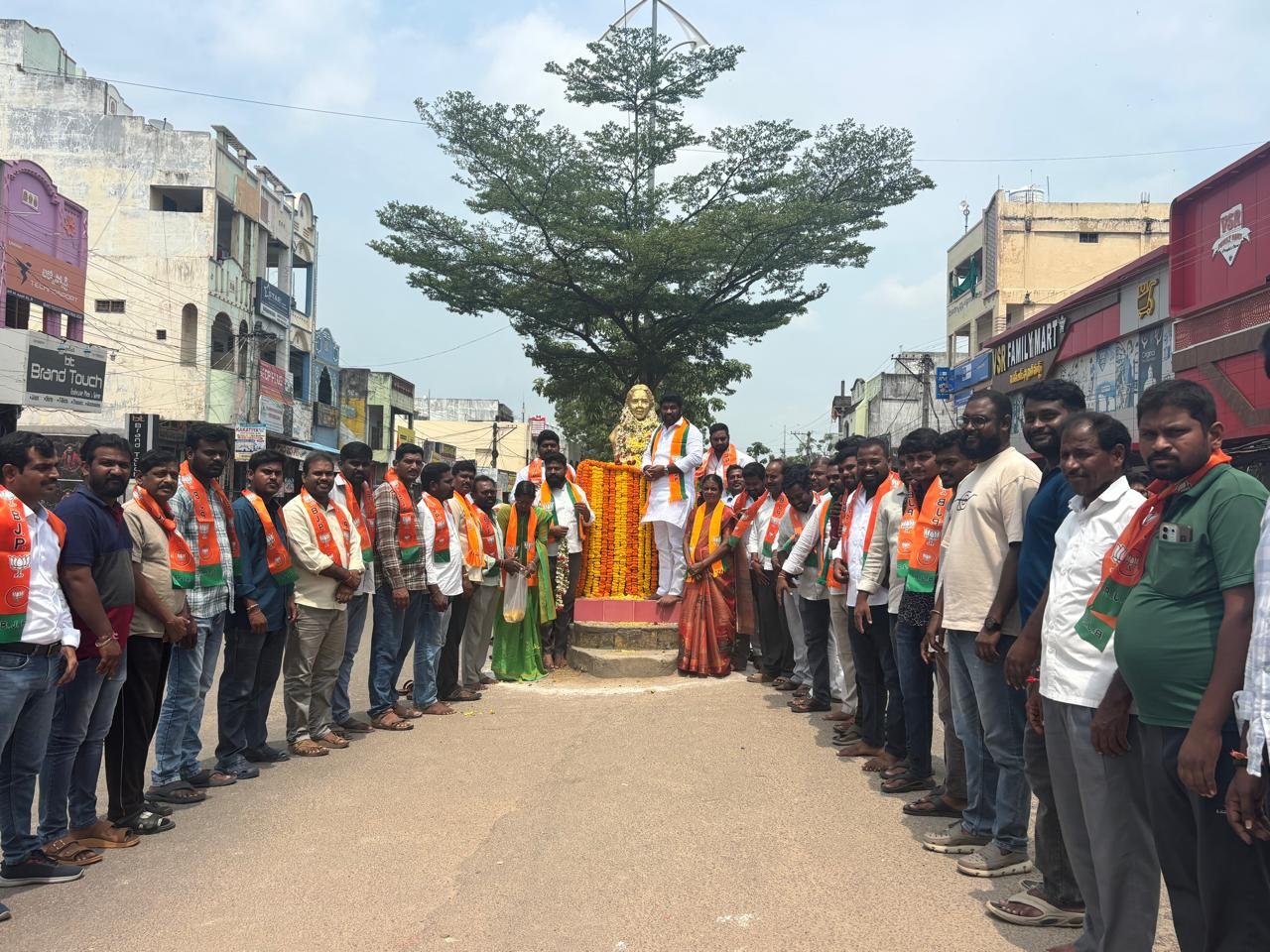 వీరనారి చాకలి ఐలమ్మ పోరాట స్ఫూర్తి చిరస్మరణీయం - Additional Image